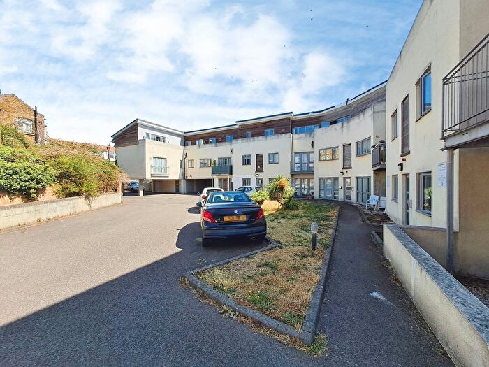 1 Bedroom Flat For Sale In The Passage, Margate, Kent, CT9