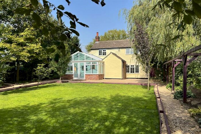 4 Bedroom Detached House For Sale In Brinkworth, Chippenham, SN15