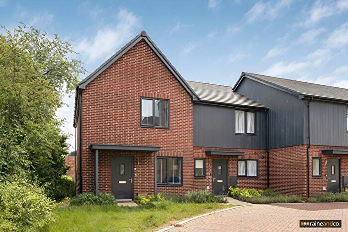 3 Bedroom End Of Terrace House For Sale In Overfield Close, Hatfield, AL10