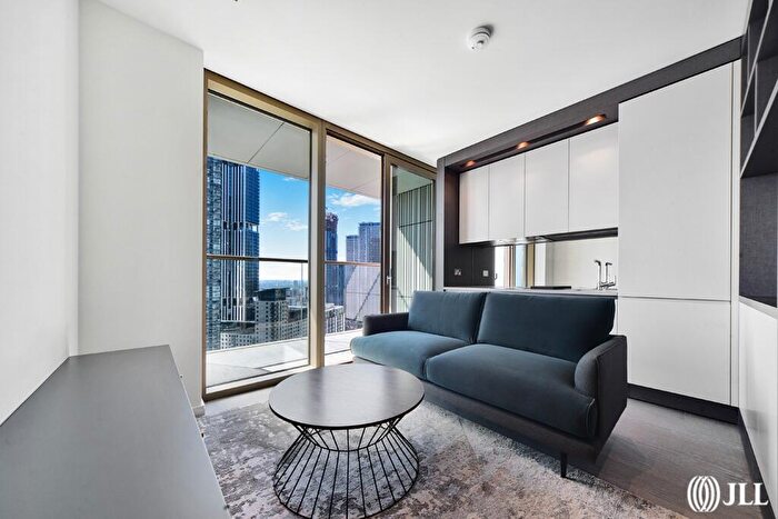 Flat To Rent In Park Drive, Canary Wharf, E14