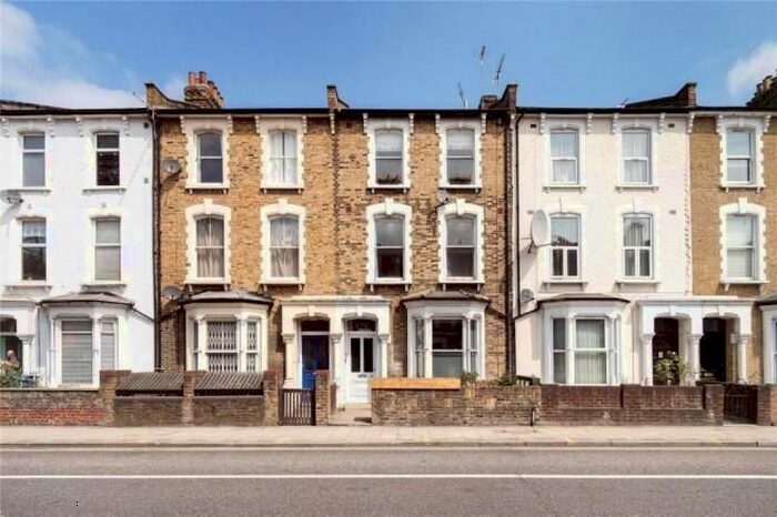 2 Bedroom Flat To Rent In Graham Road, London, E8