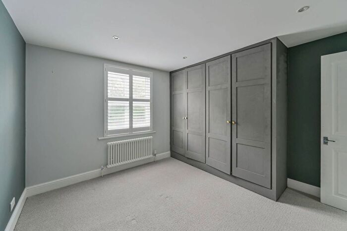 2 Bedroom Flat To Rent In Gleneagle Road, Streatham, London, SW16