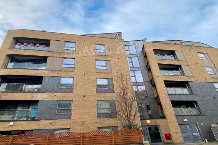 2 Bedroom Flat To Rent In Avonley Road, London, SE14