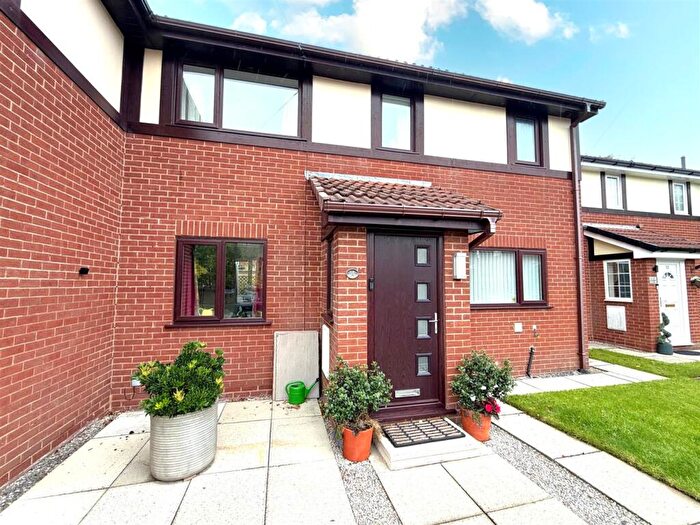 2 Bedroom House For Sale In Fallow Close, Westhoughton, BL5
