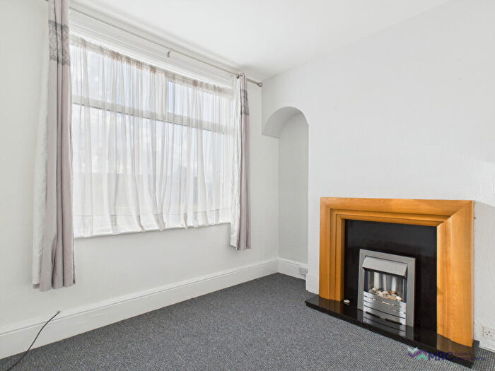 2 Bedroom Detached House To Rent In Ash Grove, Beverley Road, HU5