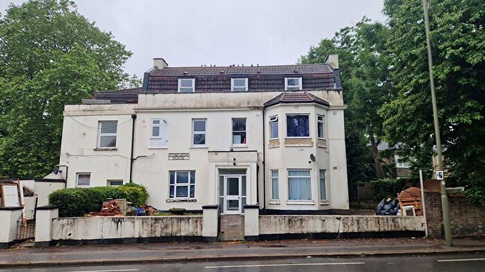 2 Bedroom Flat To Rent In Stonegrove, Edgware, HA8