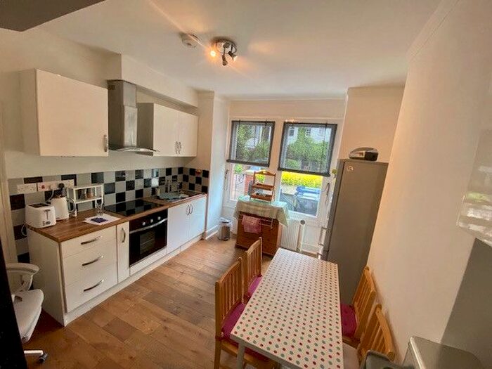 1 Bedroom Flat To Rent In Windermere Road, London, W5