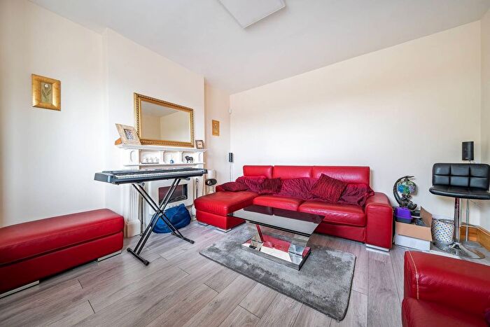 3 Bedroom Terraced House For Sale In Abbotshall Road, Catford, London, SE6