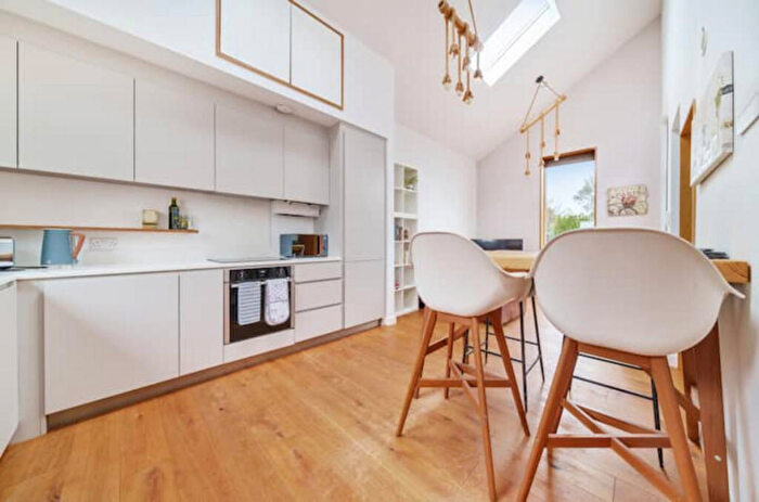 1 Bedroom Apartment To Rent In Barrack Road, Exeter, EX2