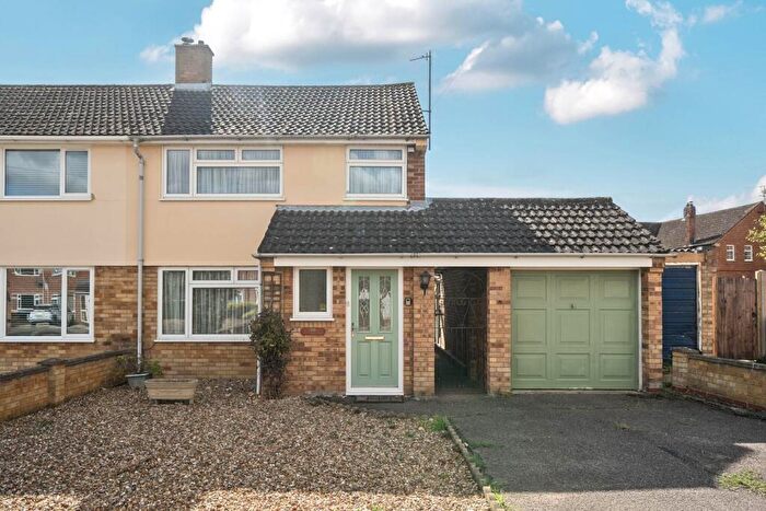 3 Bedroom Semi-Detached House For Sale In Woodland Drive, Bromham, MK43