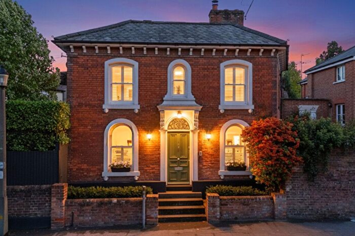 3 Bedroom Detached House For Sale In London Road, Saffron Walden, CB11