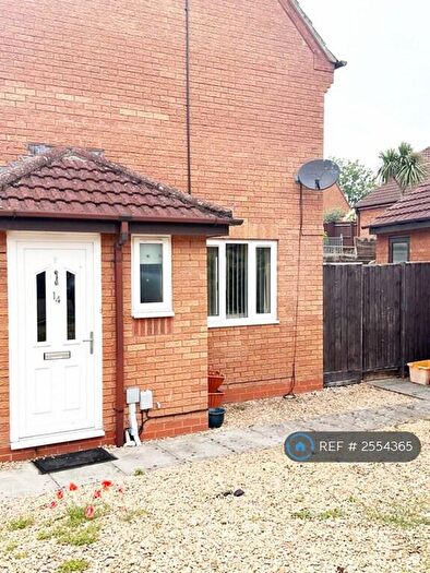 3 Bedroom Semi-Detached House To Rent In Thornhill Drive, Swindon, SN25