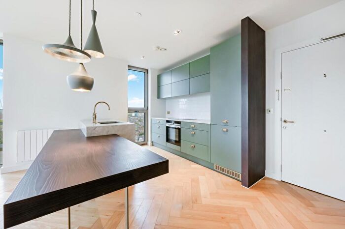 2 Bedroom Apartment To Rent In Lessing Building, West Hampstead Square, NW6