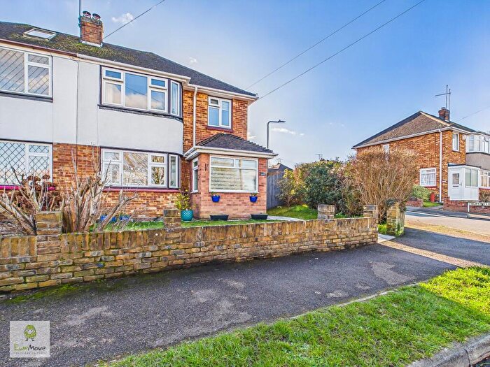 3 Bedroom Semi Detached House For Sale In Concord Avenue, Chatham, ME5