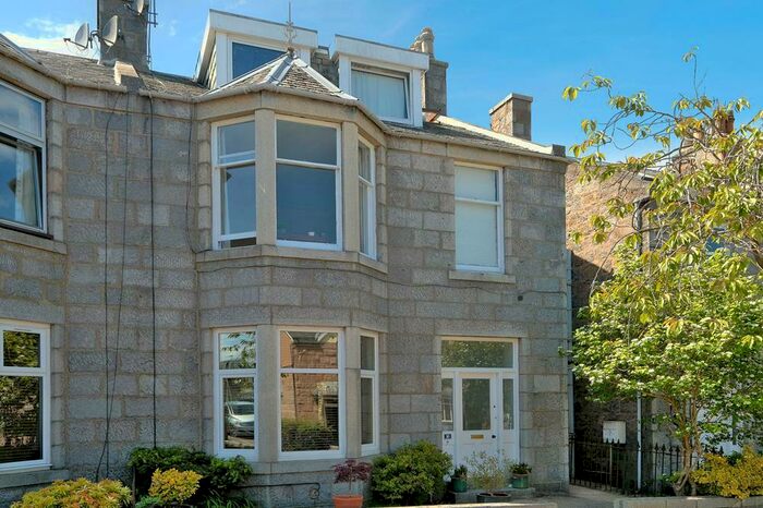 2 Bedroom Flat To Rent In Bright Street, Ground Floor, AB11