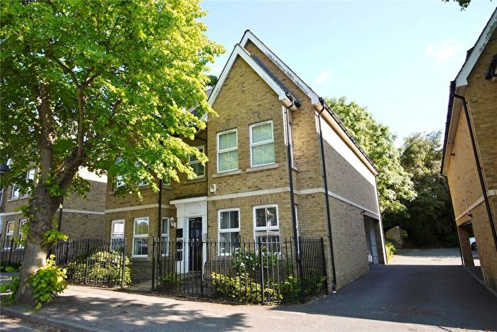 1 Bedroom Apartment To Rent In Lions Row, Avenue Road, Brentwood, Essex, CM14