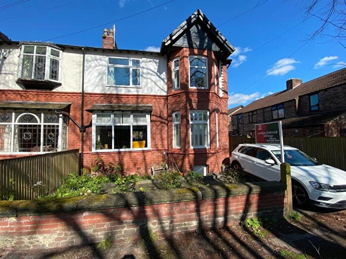 4 Bedroom Semi-Detached House To Rent In Chelford Road, Old Trafford, M16
