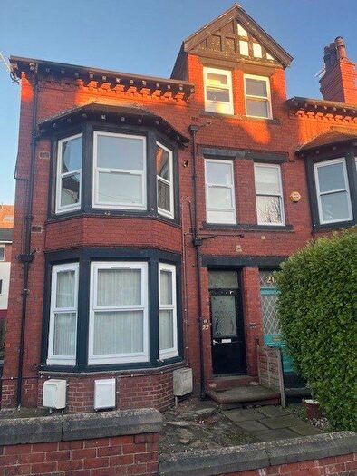 1 Bedroom Flat To Rent In Flat, Estcourt Avenue, Headingley, ., LS6