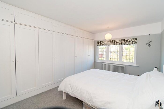 4 Bedroom Detached House For Sale In Bassett, Southampton, SO16