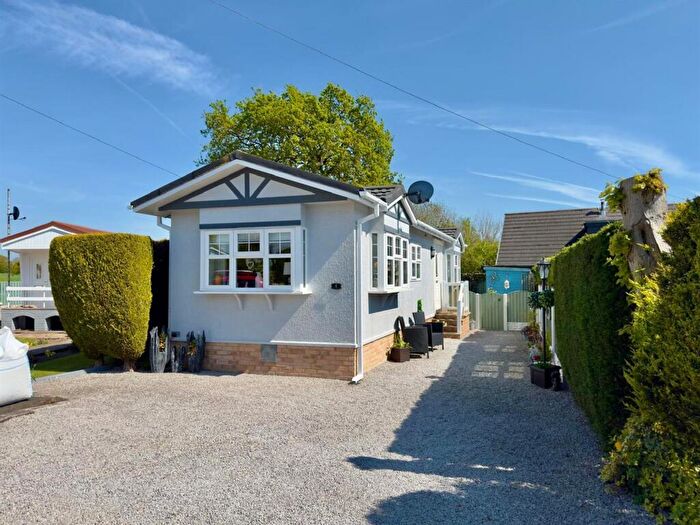 2 Bedroom Detached House For Sale In Millfield Park, Old Tupton, Chesterfield, S42