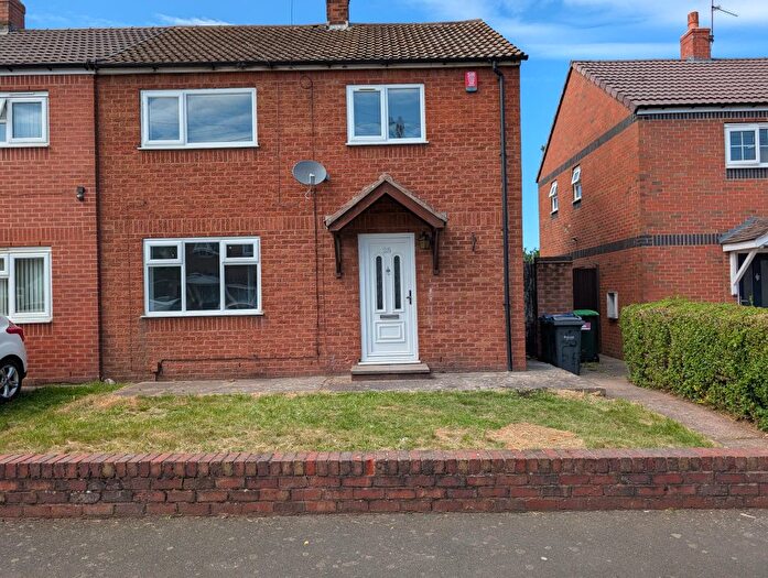 3 Bedroom Semi-Detached House To Rent In Byron Street, West Bromwich, B71