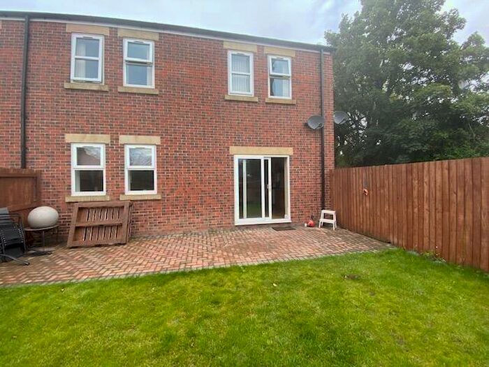 2 Bedroom Flat To Rent In Hudson Street, Leeds, West Yorkshire, LS9