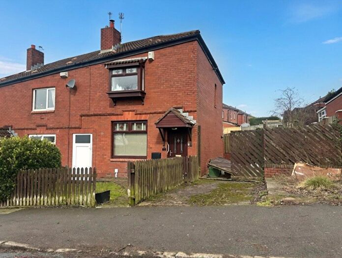2 Bedroom Terraced House For Sale In Furze Lane, Watersheddings, Oldham, OL4