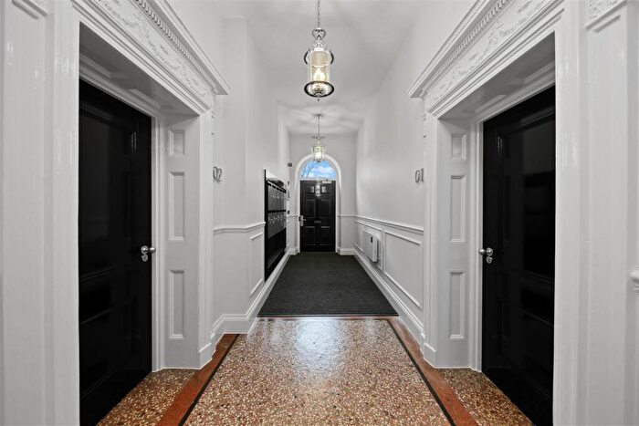 2 Bedroom Apartment To Rent In Apartment, New Square, Chesterfield, Derbyshire, S40