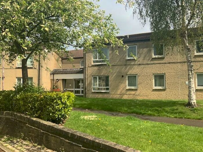 1 Bedroom Ground Flat To Rent In Truncliffe, Bradford, West Yorkshire, BD5