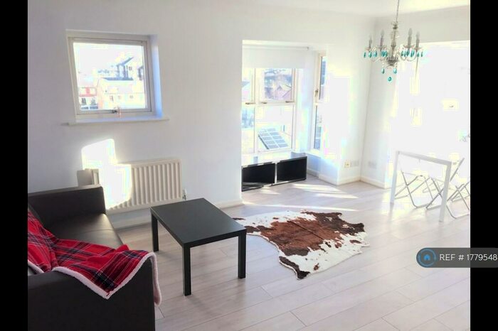 2 Bedroom Flat To Rent In Audley Drive, London, E16