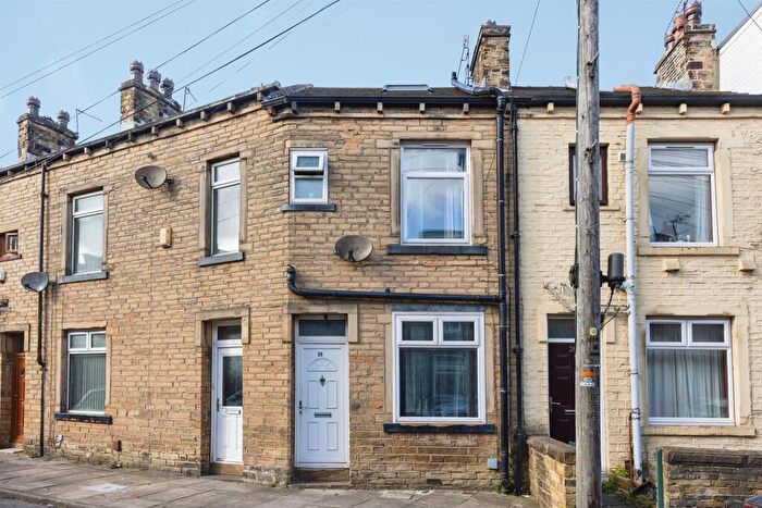 3 Bedroom Terraced House For Sale In Coventry Street, Bradford, BD4