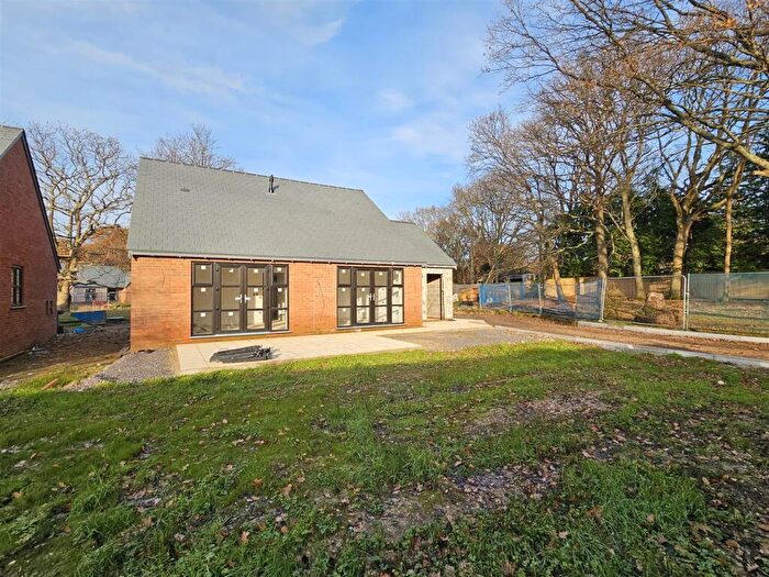 3 Bedroom Detached Bungalow For Sale In Segensworth Road, Titchfield Park, PO15