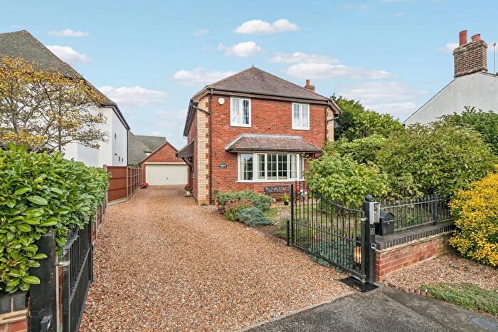 4 Bedroom Detached House For Sale In Newbury Lane, Silsoe, MK45