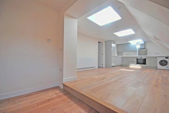 2 Bedroom Flat To Rent In Church Street, Twickenham, TW1