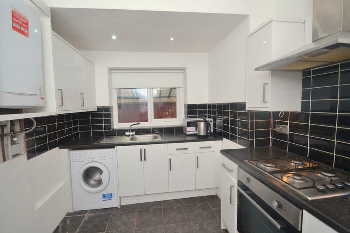4 Bedroom Terraced House To Rent In Nichols Street, Salford, M6