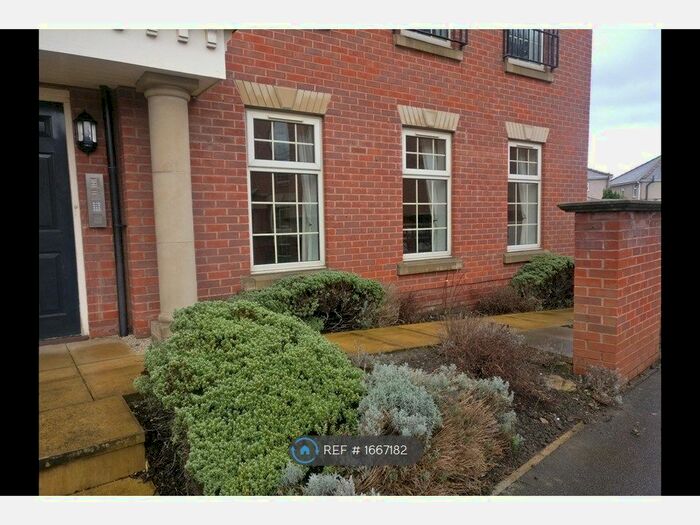 2 Bedroom Flat To Rent In Catcliffe, Rotherham, S60