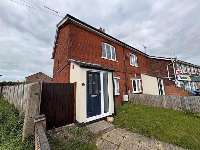 3 Bedroom Semi Detached House To Rent In Station Road, Hopton, NR31