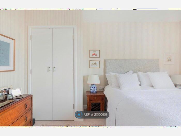 2 Bedroom Flat To Rent In Barrington Road, London, SW9