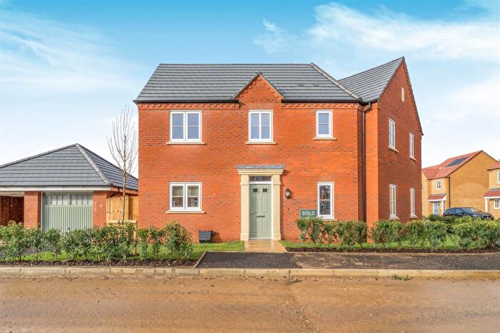 3 Bedroom Detached House To Rent In Bedroom Detached House In Upton Hall Crescent, Upton, Northampton, NN5