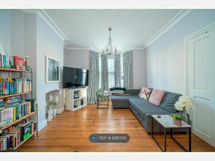 3 Bedroom Semi-Detached House To Rent In Calderon Road, London E11