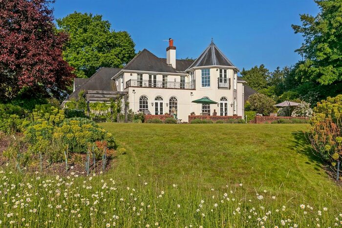 5 Bedroom Detached House For Sale In Watley Lane, Twyford, Hampshire, SO21