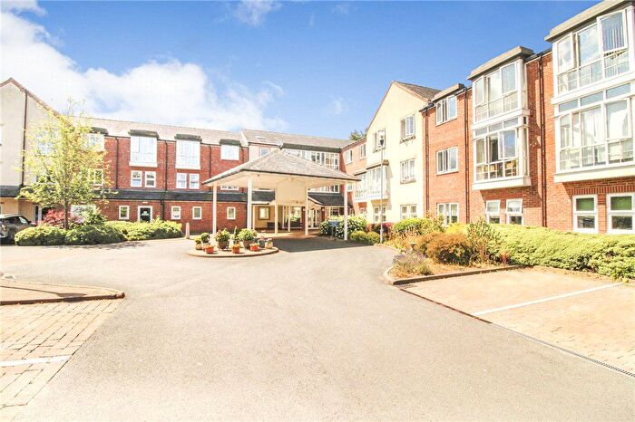 2 Bedroom Flat For Sale In Fennell Grove, Ripon, North Yorkshire, HG4