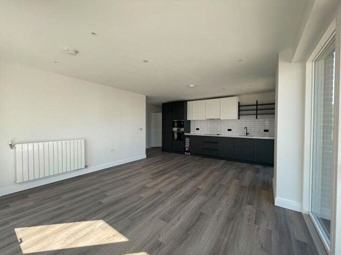 3 Bedroom Flat To Rent In Cairncross House, Townsend Road, SE3