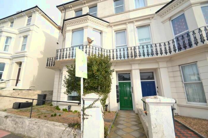 1 Bedroom Flat To Rent In Upperton Gardens, Eastbourne, BN21