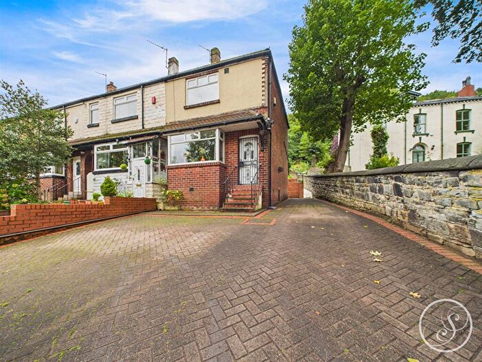 2 Bedroom Terraced House For Sale In Meanwood Road, Leeds, LS7