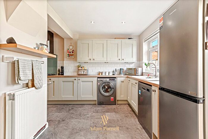 3 Bedroom Semi-Detached House To Rent In Colts Close, Burbage, LE10