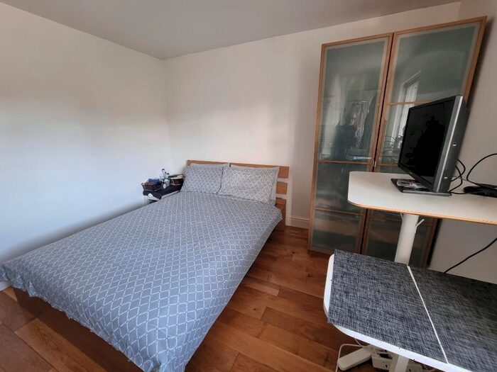 Studio To Rent In Westway, Shepherds Bush, London, W12