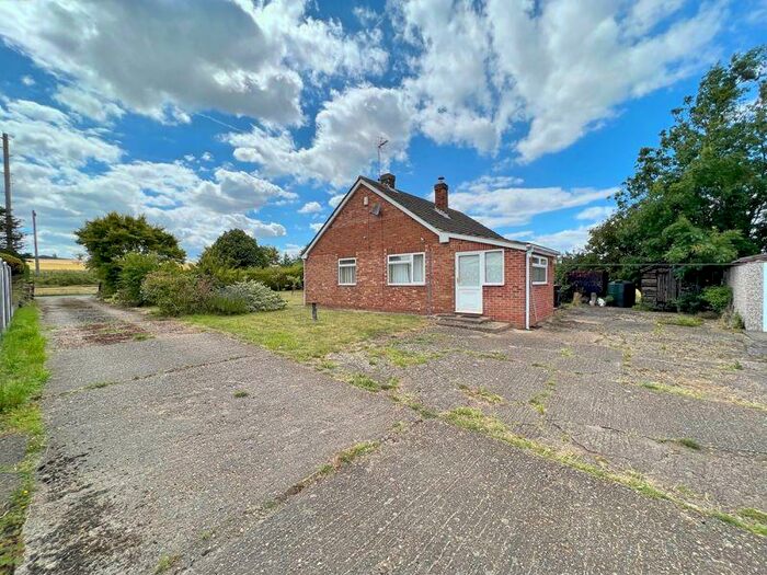 2 Bedroom Detached Bungalow For Sale In Town End, Wilsford, NG32