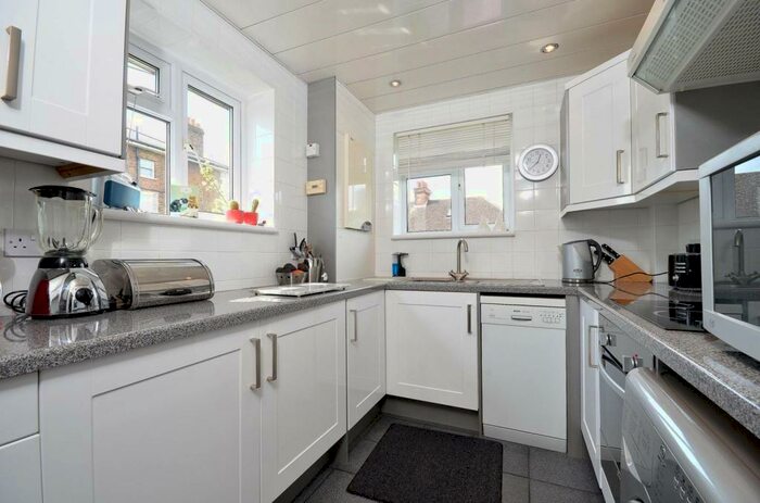 2 Bedroom Maisonette To Rent In South Bank, Surbiton, KT6