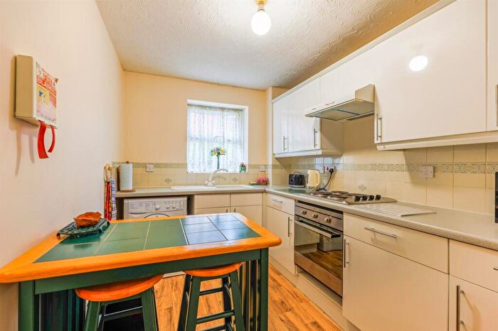 1 Bedroom Flat For Sale In Drapers Fields, Coventry, CV1 - Photo 3